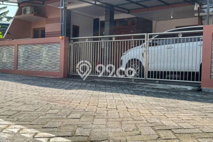 For Sale Hunian Rumah Terawat 3 KT di Manyaran, Semarang For Sale Hunian Rumah Terawat 3 KT di Manyaran, Semarang