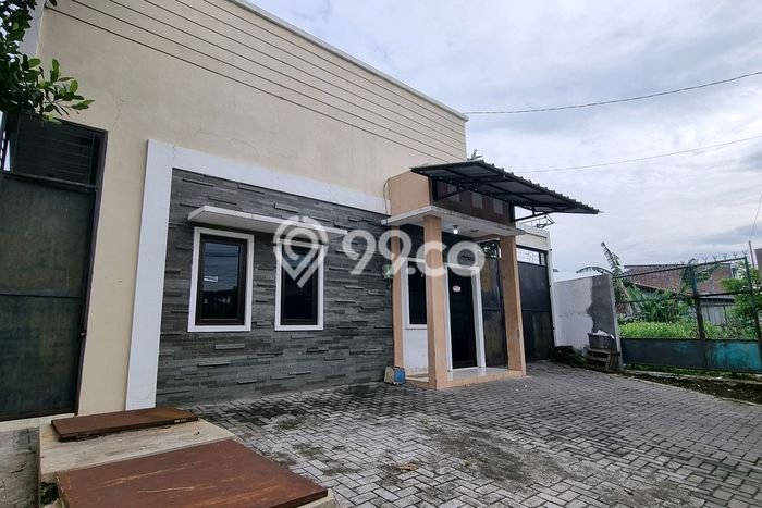 Jual Rumah Luas Elegan Dengan View Eksklusif di Mlatiharjo, Semarang Jual Rumah Luas Elegan Dengan View Eksklusif di Mlatiharjo, Semarang