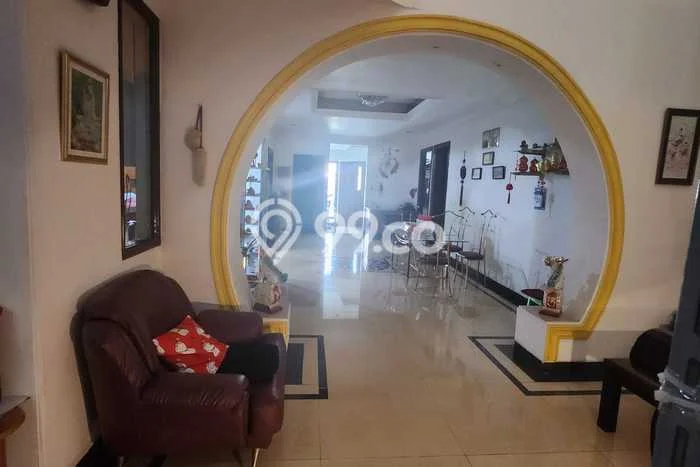 Rumah Elit Modern Tanpa Renovasi di Taman Palem Jakarta Barat Rumah Elit Modern Tanpa Renovasi di Taman Palem Jakarta Barat