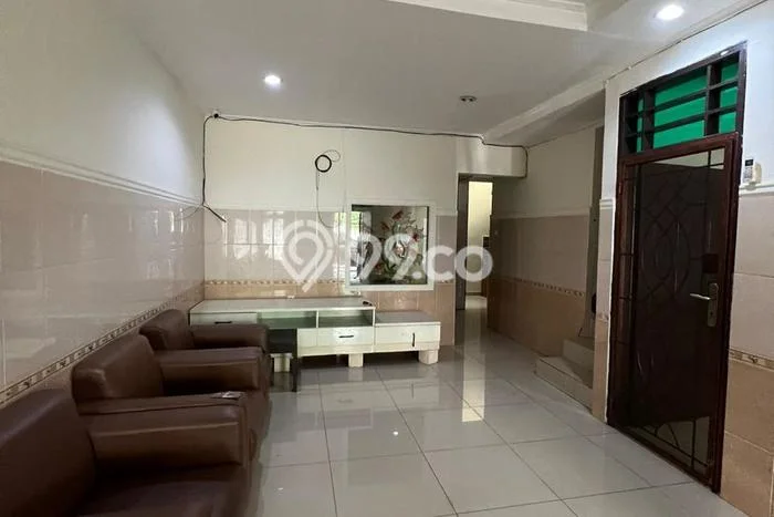 Disewakan! Rumah 3 Kamar Tidur &
2 Kamar Mandi di Taman Palem, Jakarta Barat Disewakan! Rumah 3 Kamar Tidur &
2 Kamar Mandi di Taman Palem, Jakarta Barat