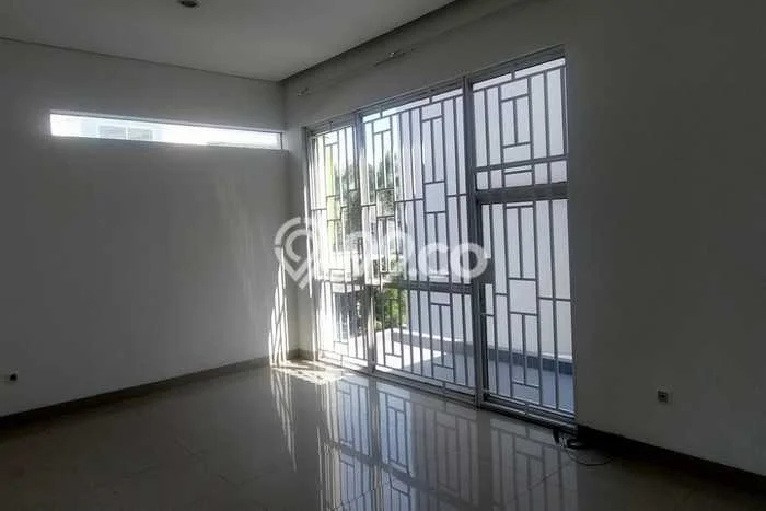For Sale! Premium House LT 206m2 Desain Elegan di Pantai Indah Kapuk For Sale! Premium House LT 206m2 Desain Elegan di Pantai Indah Kapuk