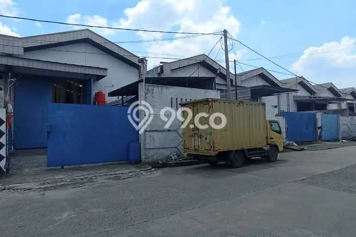 Gudang disewakan di Sawangan Depok dengan luas bangunan 240m2 Gudang disewakan di Sawangan Depok dengan luas bangunan 240m2