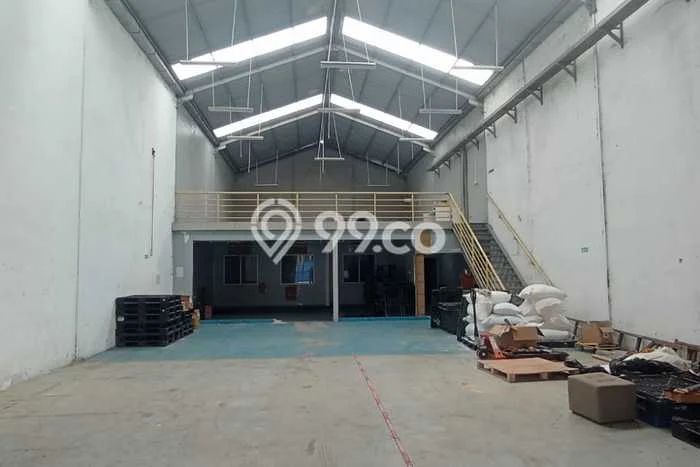 Gudang disewakan di Sawangan Depok dengan luas bangunan 240m2 Gudang disewakan di Sawangan Depok dengan luas bangunan 240m2