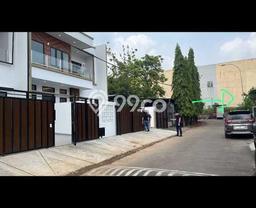Dijual Rumah Premium dengan Fasilitas Sekitar Komplit di BSD, Tangerang Selatan Dijual Rumah Premium dengan Fasilitas Sekitar Komplit di BSD, Tangerang Selatan