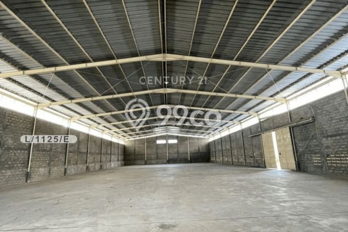 Disewakan Gudang di Kawasan Ramai Kopo Luas 1440m2 Disewakan Gudang di Kawasan Ramai Kopo Luas 1440m2
