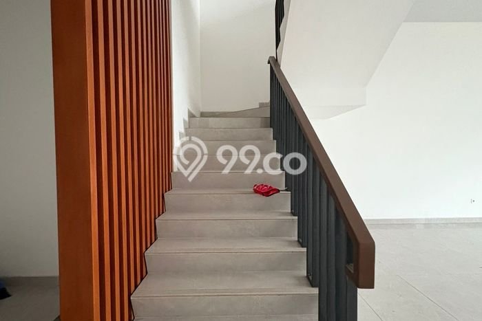 Ruko Dijual di Tangerang LT 91m2 & LB 360m2 Lokasi Terbaik! Ruko Dijual di Tangerang LT 91m2 & LB 360m2 Lokasi Terbaik!