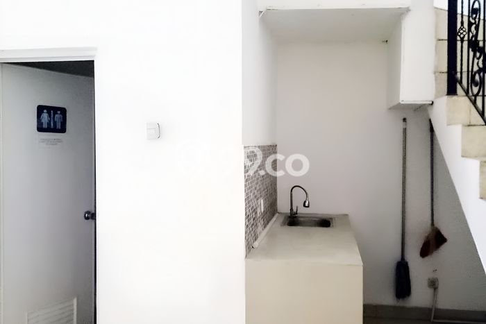 Ruko Dijual di Prime Area Jakarta Selatan Luas 350m2 Ruko Dijual di Prime Area Jakarta Selatan Luas 350m2