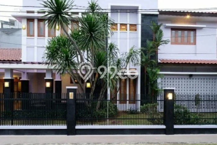 Ready to Use! Luxury House LT 576m2 Desain Elegan di Lebak Bulus Ready to Use! Luxury House LT 576m2 Desain Elegan di Lebak Bulus