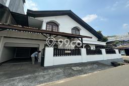 Rumah di Tomang, 4 KT, Konsep Minimalis, LT 163m² Bangunan 250m² Rumah di Tomang, 4 KT, Konsep Minimalis, LT 163m² Bangunan 250m²