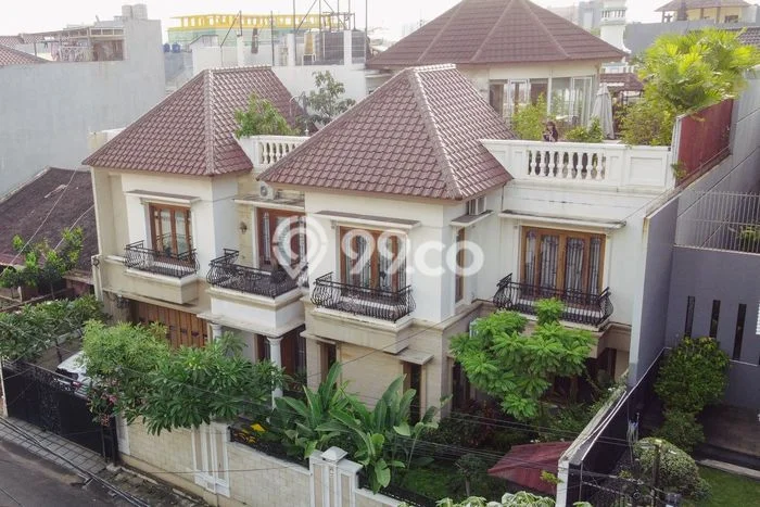 Hunian Mewah LB 770m2 Siap Huni Desain Elegan di Slipi, Jakarta Barat Hunian Mewah LB 770m2 Siap Huni Desain Elegan di Slipi, Jakarta Barat