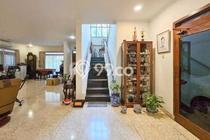 Jual Rumah Luas Elegan Dengan View Cantik di Tomang, Jakarta Barat Jual Rumah Luas Elegan Dengan View Cantik di Tomang, Jakarta Barat