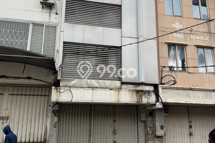 Unit Ruko Disewakan di Jalan Panjang di Area Ramai & Strategis Unit Ruko Disewakan di Jalan Panjang di Area Ramai & Strategis