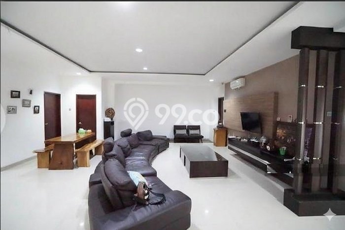 Rumah Mewah LB 375m2 Siap Pakai Desain Elegan di Tomang, Jakarta Barat Rumah Mewah LB 375m2 Siap Pakai Desain Elegan di Tomang, Jakarta Barat