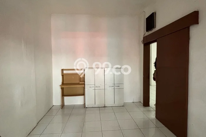Disewakan! Rumah 4 Kamar Tidur &
2 Kamar Mandi di Tomang, Jakarta Barat Disewakan! Rumah 4 Kamar Tidur &
2 Kamar Mandi di Tomang, Jakarta Barat