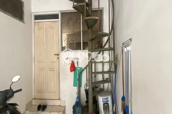 Rumah sewa siap huni 3 KT di Kav DKI, Jakarta Barat Rumah sewa siap huni 3 KT di Kav DKI, Jakarta Barat