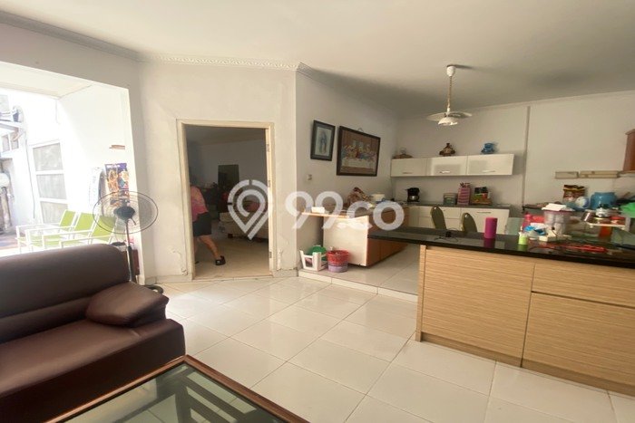 Rumah Tenang area Kav DKI, 3 KM, LT 250m² LB 250m² Rumah Tenang area Kav DKI, 3 KM, LT 250m² LB 250m²