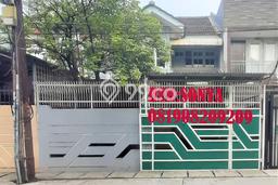 Dijual Hunian Rumah Terawat 3 Kamar di Taman Ratu, Jakarta Barat Dijual Hunian Rumah Terawat 3 Kamar di Taman Ratu, Jakarta Barat