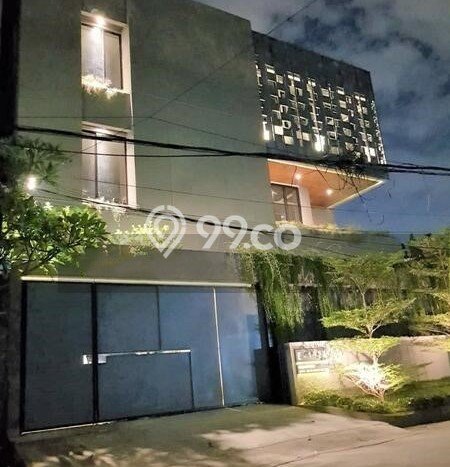 Rumah Mewah Siap Huni LT 220m2 di Kebon Jeruk, Jakarta Barat Rumah Mewah Siap Huni LT 220m2 di Kebon Jeruk, Jakarta Barat