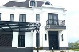 Dijual Rumah Mewah Megah Dengan View Eksklusif di Summarecon Crown Gading, Bekasi Dijual Rumah Mewah Megah Dengan View Eksklusif di Summarecon Crown Gading, Bekasi