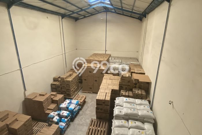 Unit Gudang Dijual di Jakarta Barat LT 247m2 & LB 300m2 Unit Gudang Dijual di Jakarta Barat LT 247m2 & LB 300m2