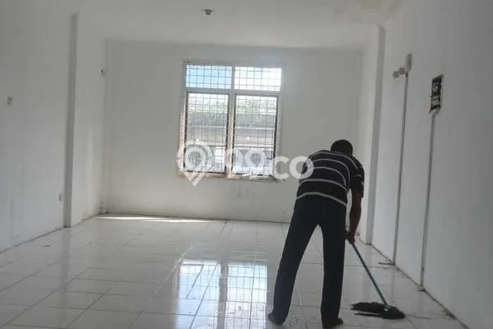 Ruko untuk disewa di Tebet punya LT 80m2 & LB 400m2 harga sewa kompetitif Ruko untuk disewa di Tebet punya LT 80m2 & LB 400m2 harga sewa kompetitif