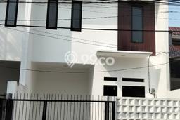 Dijual Murah Rumah dengan Luas Tanah 82m² dan Luas Bangunan 150m² di Kawasan Harapan Indah, Bekasi Dijual Murah Rumah dengan Luas Tanah 82m² dan Luas Bangunan 150m² di Kawasan Harapan Indah, Bekasi