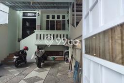 Rumah Elit LB 210m2 Siap Huni Desain Elegan di Tanjung Duren, Jakarta Barat Rumah Elit LB 210m2 Siap Huni Desain Elegan di Tanjung Duren, Jakarta Barat