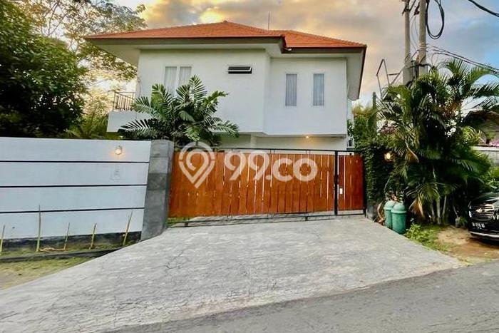 Jual Rumah Luas Megah Dengan View Cantik di Kerobokan, Badung Jual Rumah Luas Megah Dengan View Cantik di Kerobokan, Badung