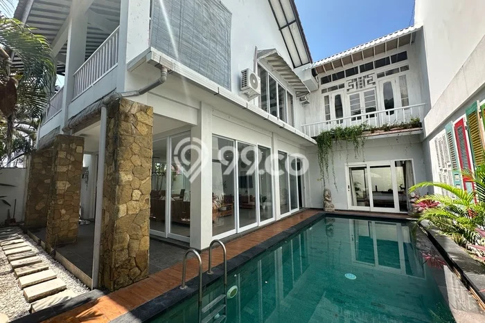 Rumah Elit LB 233m2 Siap Pakai Desain Elegan di Umalas, Badung Rumah Elit LB 233m2 Siap Pakai Desain Elegan di Umalas, Badung