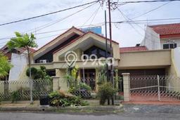 Dijual Rumah Luas Elegan Dengan View Cantik di Dharma Husada, Surabaya Dijual Rumah Luas Elegan Dengan View Cantik di Dharma Husada, Surabaya