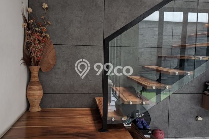 For Sale! Luxury House LT 262m2 Desain Modern di Soekarno Hatta For Sale! Luxury House LT 262m2 Desain Modern di Soekarno Hatta