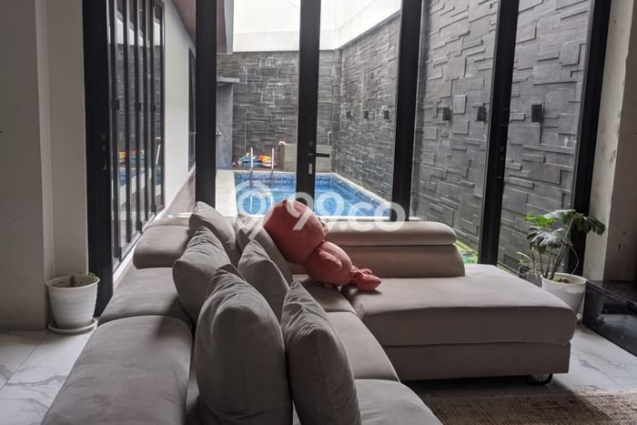 For Sale! Luxury House LT 262m2 Desain Modern di Soekarno Hatta For Sale! Luxury House LT 262m2 Desain Modern di Soekarno Hatta