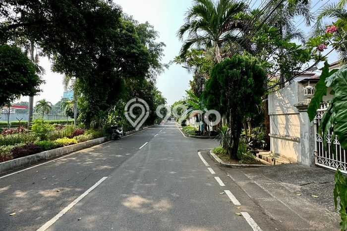 Jual Rumah Mewah Elegan Dengan View Eksklusif di Pulomas, Jakarta Timur Jual Rumah Mewah Elegan Dengan View Eksklusif di Pulomas, Jakarta Timur