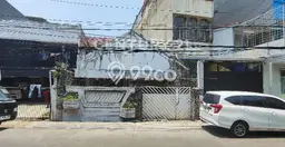 Ready to Use! Premium House LT 168m2 Desain Elegan di Gajah Mada Ready to Use! Premium House LT 168m2 Desain Elegan di Gajah Mada