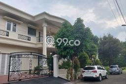 Rumah Mewah LB 650m2 Siap Huni Desain Elegan di Bintaro, Tangerang Selatan Rumah Mewah LB 650m2 Siap Huni Desain Elegan di Bintaro, Tangerang Selatan