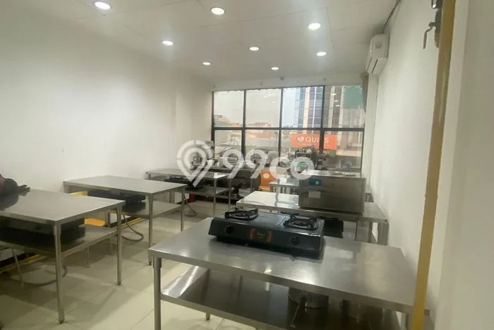 Ruko Bagus Dijual LB 300m2 Lokasi Strategis Jakarta Barat Area Cocok untuk Bisnis Ruko Bagus Dijual LB 300m2 Lokasi Strategis Jakarta Barat Area Cocok untuk Bisnis