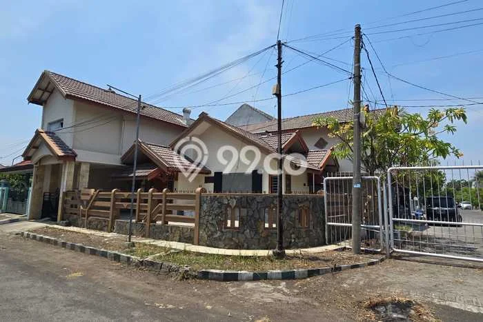 Rumah Sederhana Dijual di Sidoarjo 7 Kamar dengan LT 216m2 Rumah Sederhana Dijual di Sidoarjo 7 Kamar dengan LT 216m2