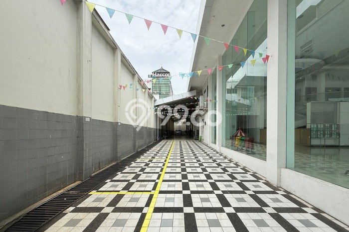 Dijual Mini Building Ex Showroom & Bengkel Area Jl. Radio Dalam Kebayoran Baru Dijual Mini Building Ex Showroom & Bengkel Area Jl. Radio Dalam Kebayoran Baru