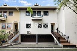 Dijual/Disewa Townhouse Klasik 2 Lantai Area Jl. Kemang Utara Dijual/Disewa Townhouse Klasik 2 Lantai Area Jl. Kemang Utara