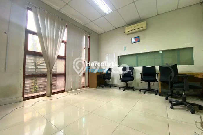 Kebayoran Baru, Disewakan 2 Unit Rumah Lokasi Pinggir Jalan Cocok Untuk Kantor di Sisingamangaraja Kebayoran Baru, Disewakan 2 Unit Rumah Lokasi Pinggir Jalan Cocok Untuk Kantor di Sisingamangaraja