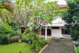 Disewakan Rumah Hunian Klasik Nyaman Area Jl. Kemang Selatan Disewakan Rumah Hunian Klasik Nyaman Area Jl. Kemang Selatan