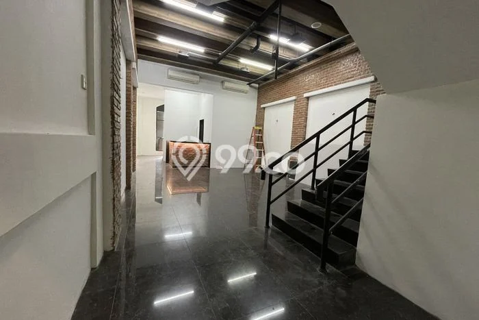 For Rent Ruko Strategis di Kebayoran Lama, Luas 270m², Lokasi Bisnis, Jalan Mudah For Rent Ruko Strategis di Kebayoran Lama, Luas 270m², Lokasi Bisnis, Jalan Mudah