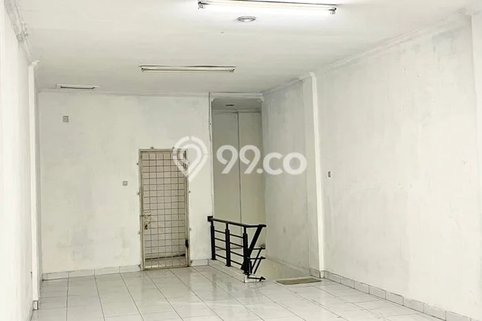 Disewakan Ruko di Kawasan Ramai Pangeran Jayakarta Luas 240m2 Disewakan Ruko di Kawasan Ramai Pangeran Jayakarta Luas 240m2