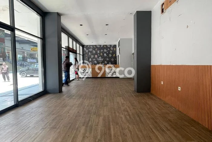 Disewakan Ruko di Kawasan Ramai Grogol Luas 430m2 Disewakan Ruko di Kawasan Ramai Grogol Luas 430m2