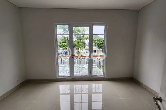 Jual Rumah Mewah Megah Dengan View Eksklusif di Gading Serpong, Tangerang Jual Rumah Mewah Megah Dengan View Eksklusif di Gading Serpong, Tangerang
