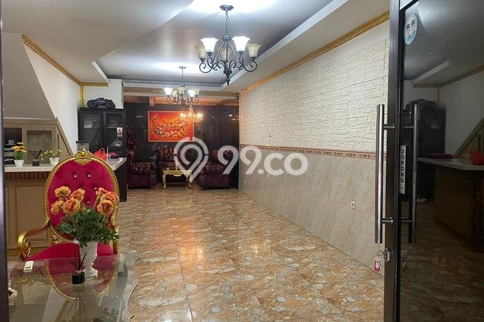 AREA BISNIS! Ruko di Graha Raya, Luas 200m², Jalan Utama, Ramai AREA BISNIS! Ruko di Graha Raya, Luas 200m², Jalan Utama, Ramai