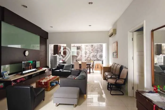 Rumah Elit LB 160m2 Siap Huni Desain Elegan di Gading Serpong, Tangerang Rumah Elit LB 160m2 Siap Huni Desain Elegan di Gading Serpong, Tangerang