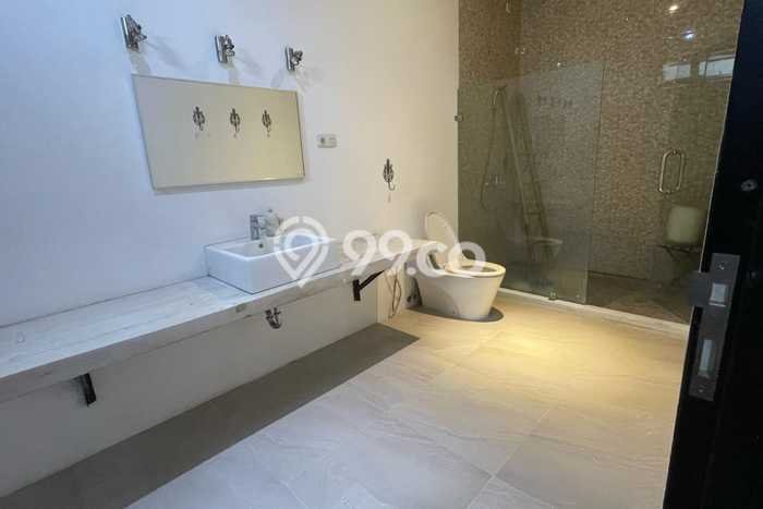 Jual Rumah Mewah Megah Dengan View Eksklusif di Alam Sutera, Tangerang Jual Rumah Mewah Megah Dengan View Eksklusif di Alam Sutera, Tangerang