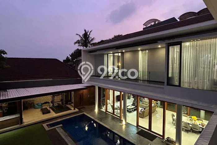 Ready to Use! Premium House LT 885m2 Desain Modern di Pasteur Ready to Use! Premium House LT 885m2 Desain Modern di Pasteur