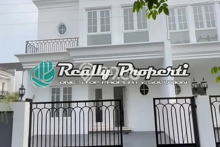 Rumah Tenang di Pondok Gede, 3 KT, Luas 153m² Bangunan 150m² Rumah Tenang di Pondok Gede, 3 KT, Luas 153m² Bangunan 150m²